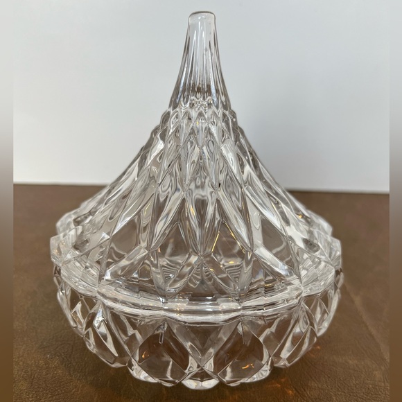 Hershey Kisses Crystal Candy Dish - Picture 2 of 11